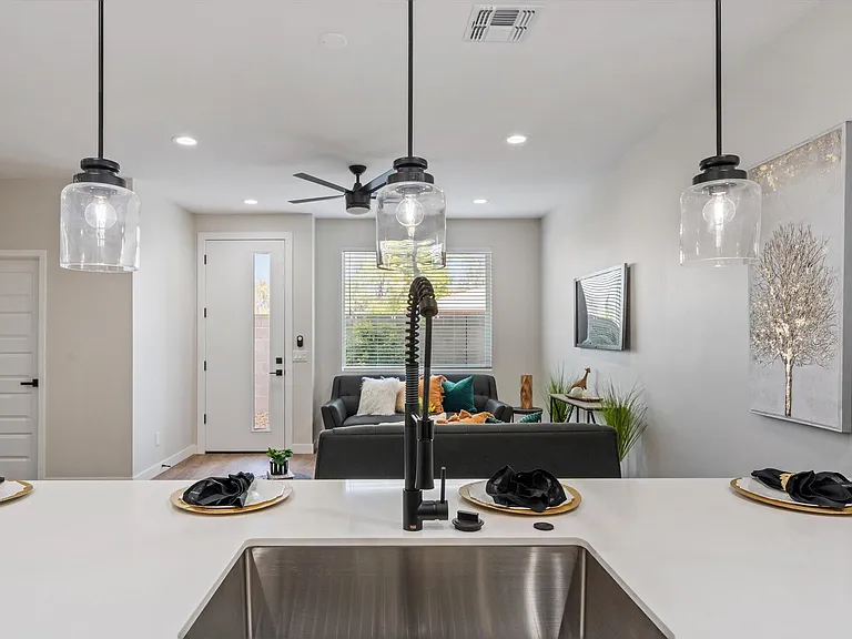 1642 E Monte Vista Rd #5 — Photo 6