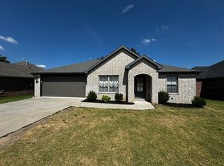 370 Brooke St, Springdale, AR 72762