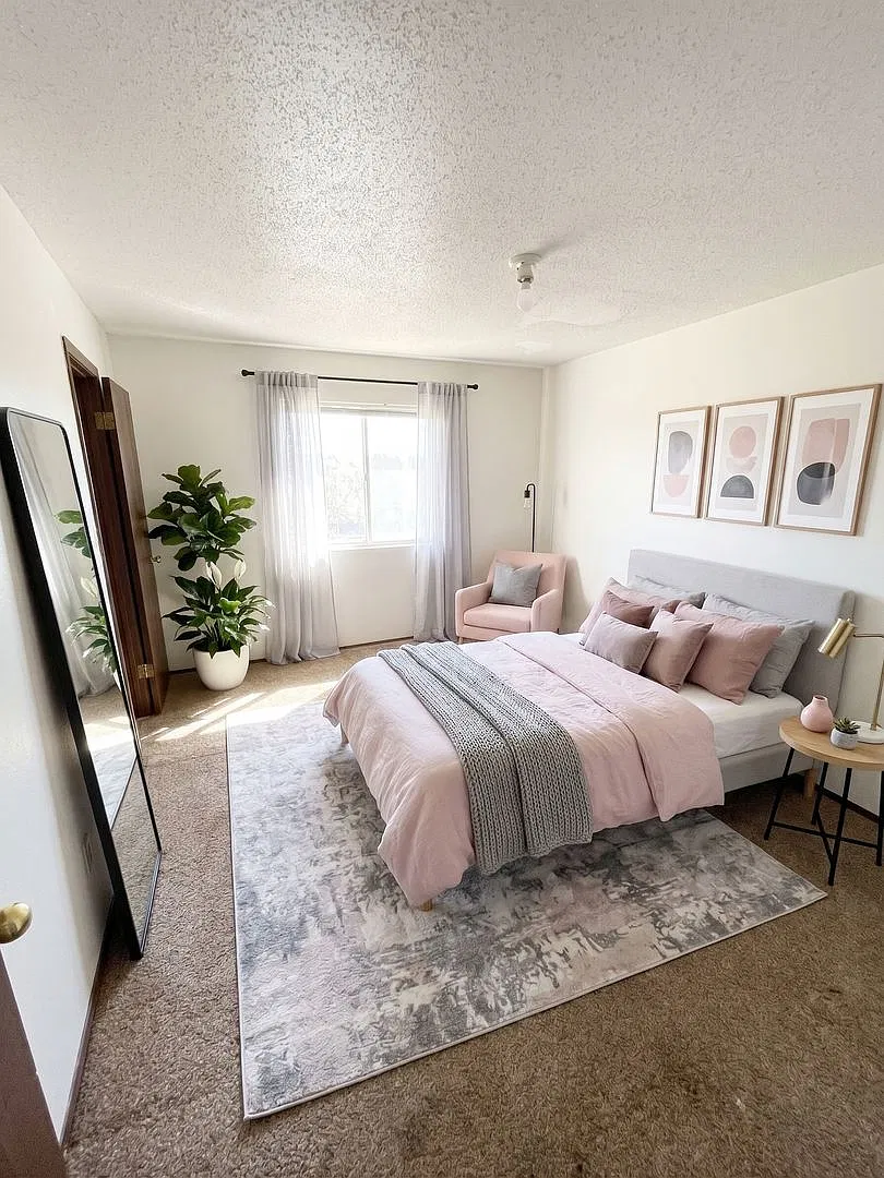 1334 Meadow Ln — Photo 3