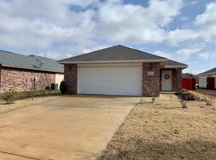 217 Candlewood Cir, Gainesville, TX 76240