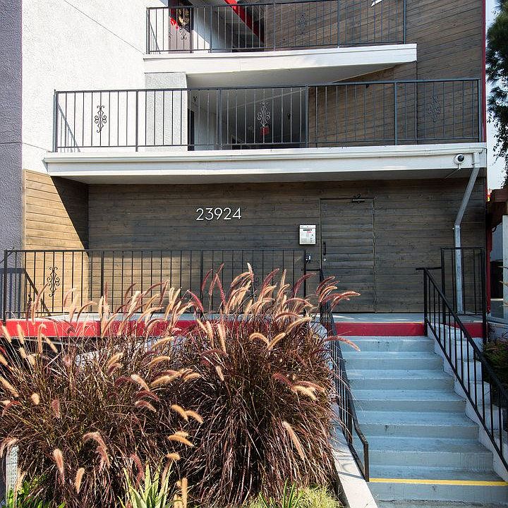 1st image of 23924 2nd St APT 109