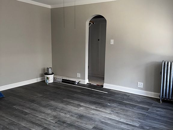 4th image of 6818-1 N Wayne Ave #111