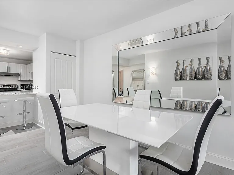 2301 Collins Ave #328 — Photo 4