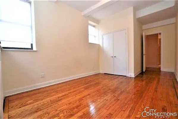 Rented by City Connections Realty | media 5