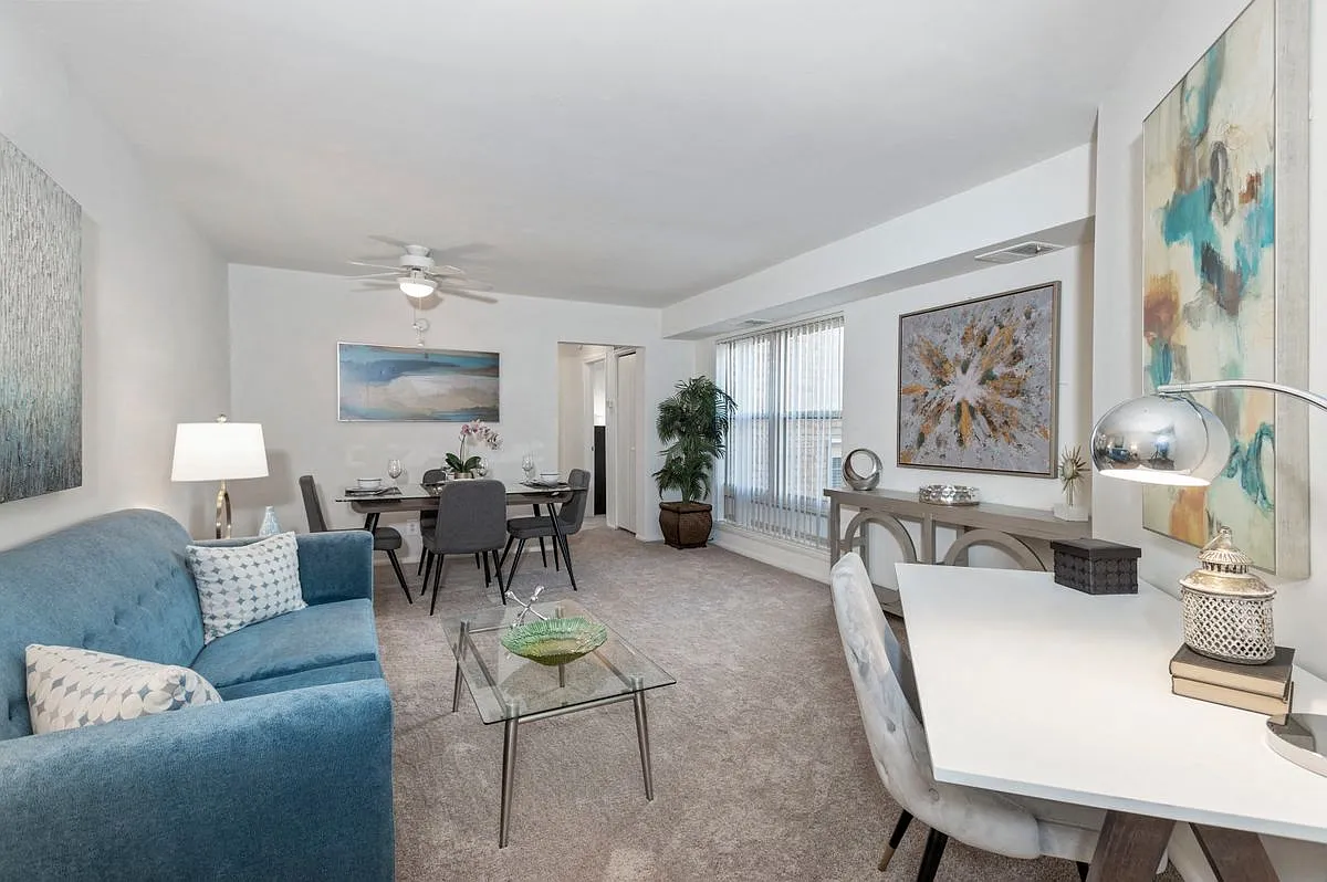 Berkdale Apartments — Photo 1