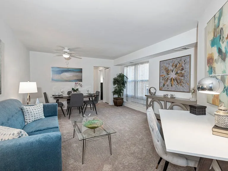Berkdale Apartments — Photo 1
