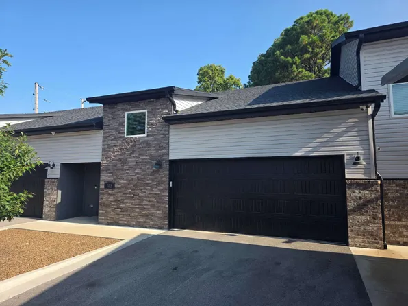 911 N Rupple Rd, Fayetteville, AR