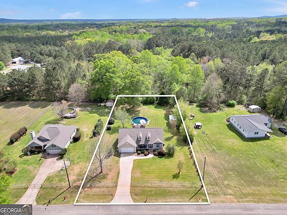 4th image of 135 Mathews Rd