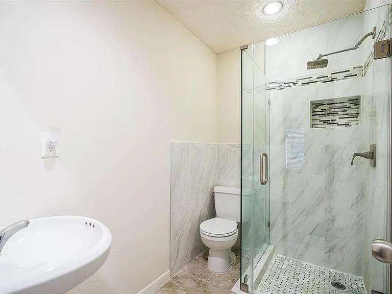 21203 Park Brook Dr — Photo 34