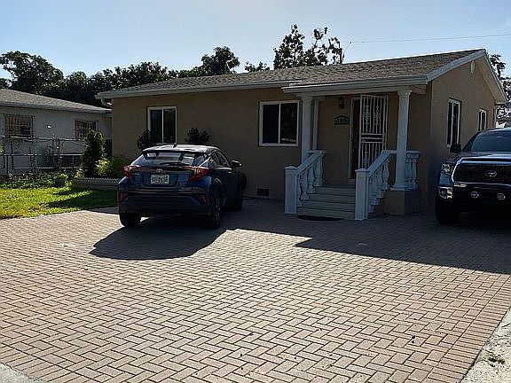 2nd image of 580 NW 135th St