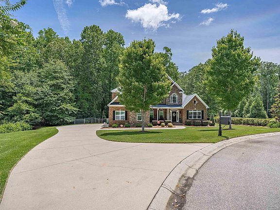 4th image of 213 Belfry Ct