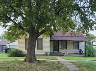 317 E 7th St, Russell, KS 67665