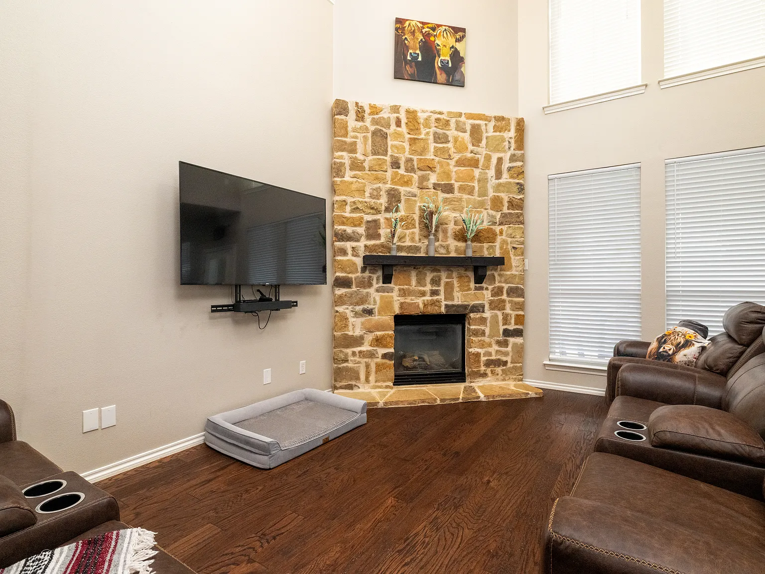 4 bed, 2.5 bath, 2535 sqft, $5,500 — Photo 3