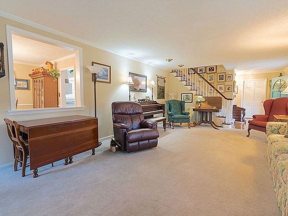 5th image of 202 Lynnwood Dr