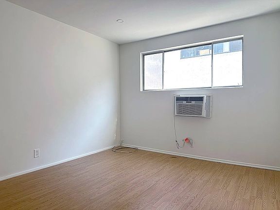 4th image of 1343 N Sierra Bonita Ave