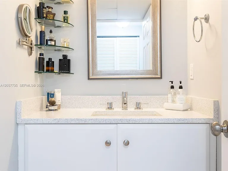 500 Bayview Dr #1520 — Photo 26