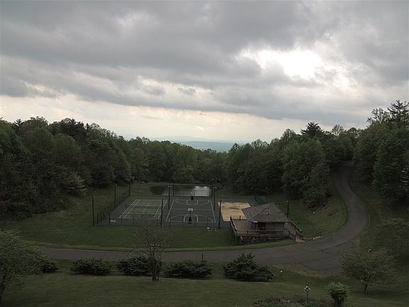 3rd image of 70 Doe Highlands Dr