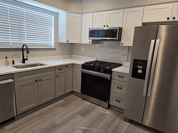 3rd image of 31 Hillcroft Way