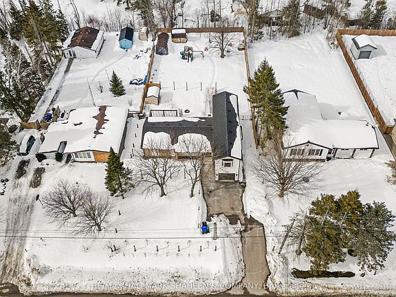 4th image of 2196 Richard St