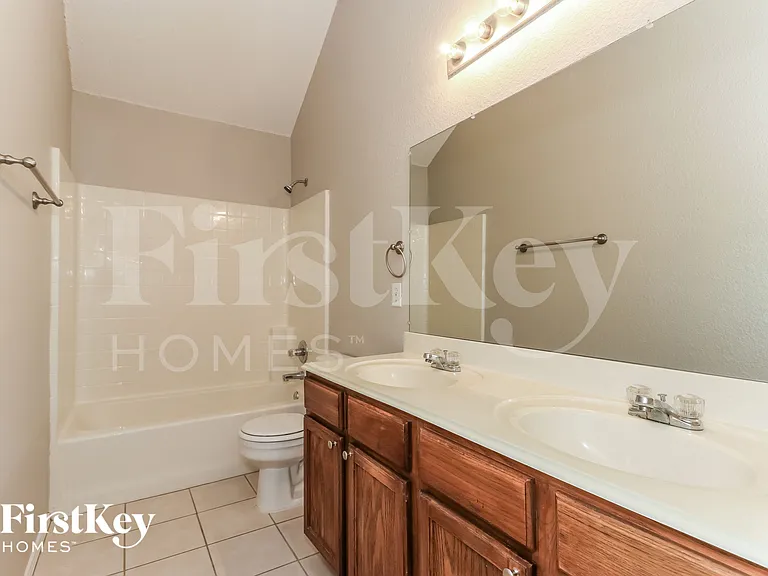 1910 Winter Park Dr — Photo 13