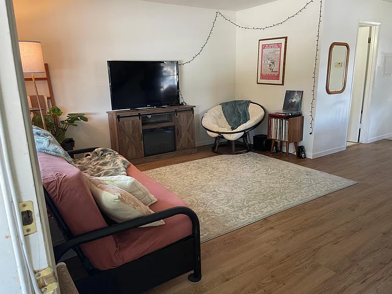 3190 Camellia Ct #D — Photo 3