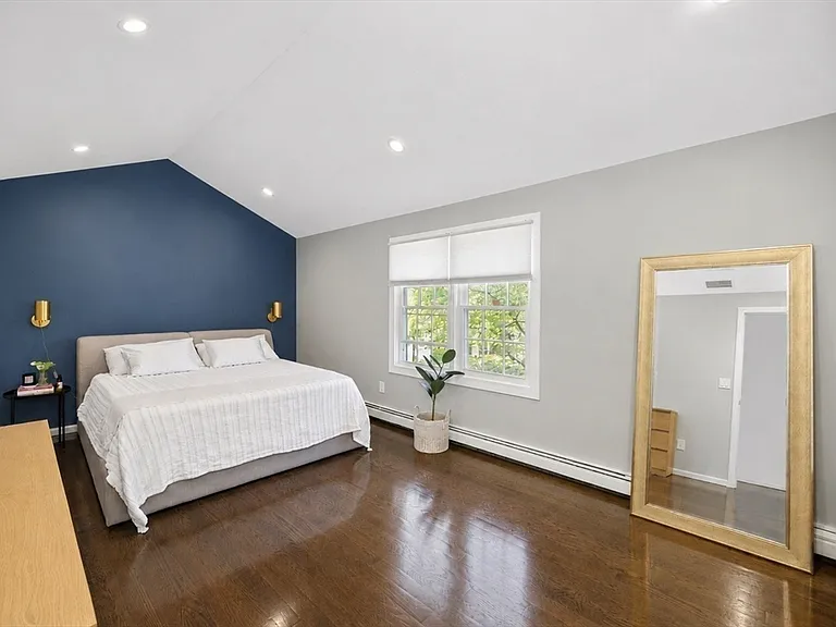 59 Wyvern St — Photo 13