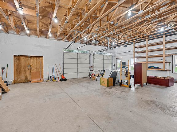 5th image of 859 Goodwin Road