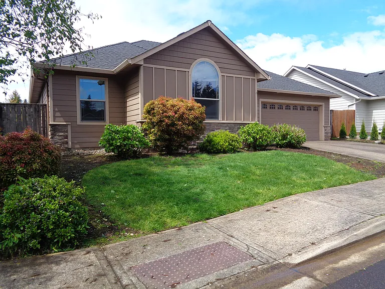 6439 Robin Hood St SE — Photo 3