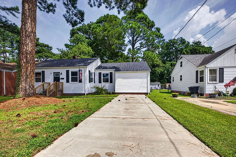 3 bed, 2.0 bath, 1400 sqft, $2,295 — Photo 2