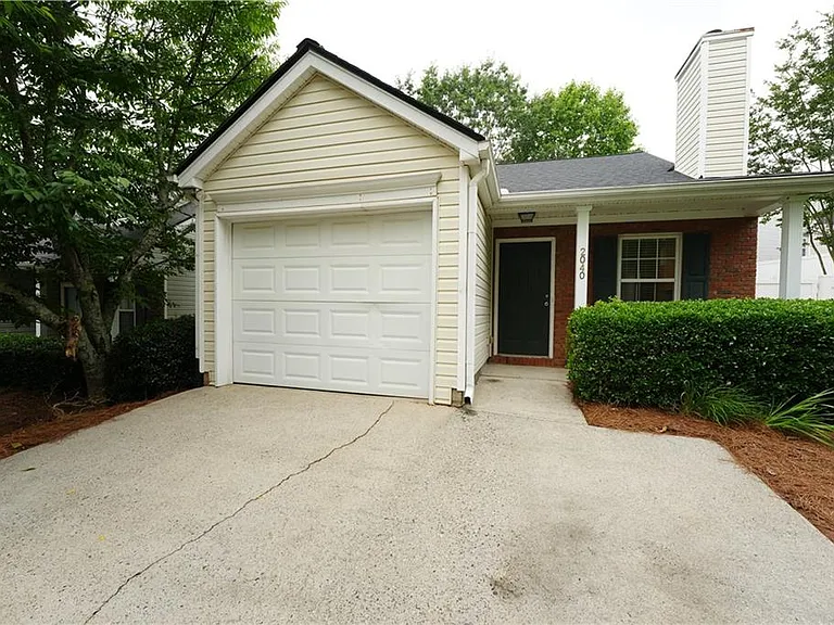 2040 Keenland Ct — Photo 1
