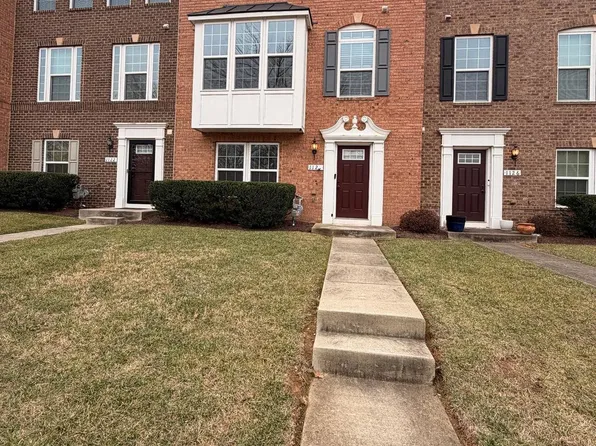 1124 Oakwood St, Fredericksburg, VA 22401