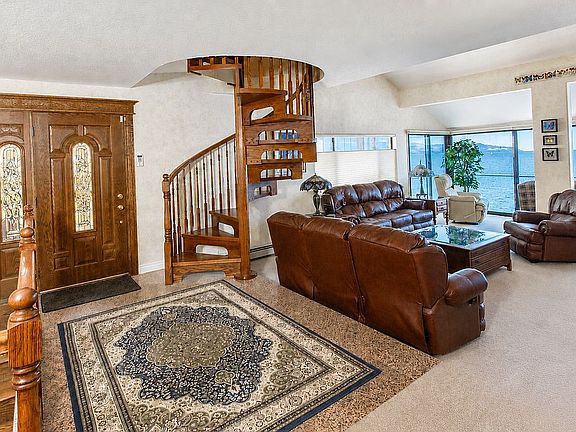3rd image of 475 Lakeshore Blvd #29