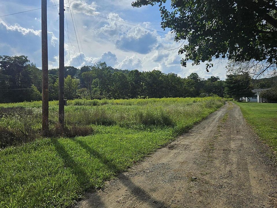 2nd image of Distillery Hill Rd