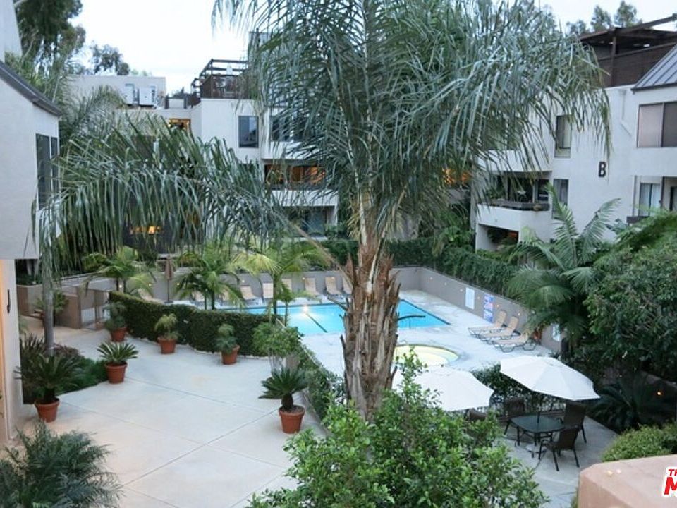 1st image of 950 N Kings Rd Unit 205