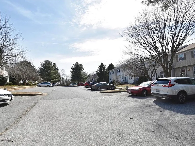 24 Bristow Ct — Photo 9