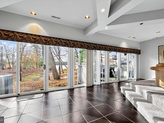4th image of 203 Sunshine Lakes Dr