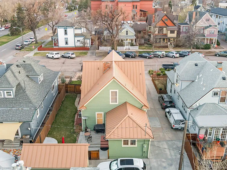 326 E Monument St — Photo 37