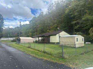 210 Country Farms Rd, Cedar Bluff, VA 24609