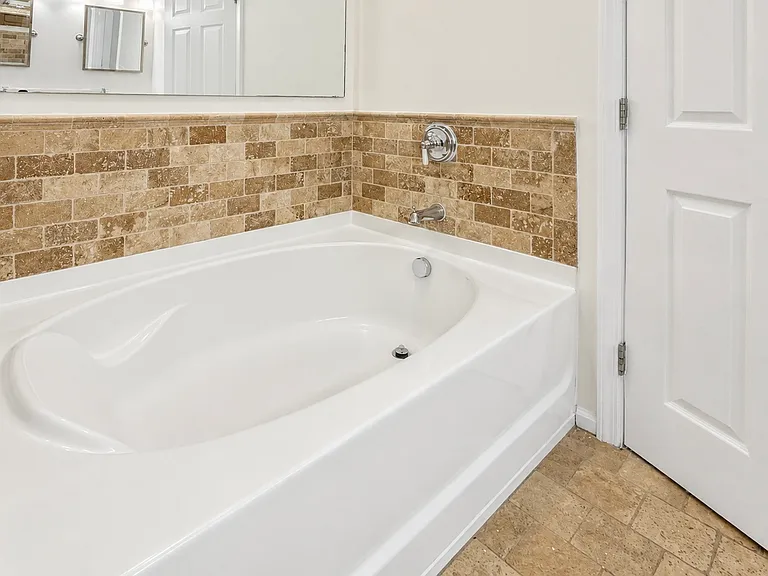518 Sawcut Ln — Photo 13