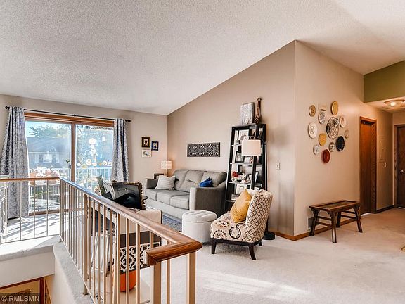 3rd image of 683 Parkside Dr