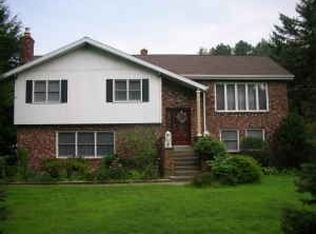 105 Willow St, Guilderland, NY 12084