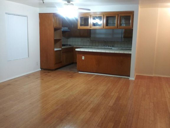 4th image of 14612 Yukon Ave Unit C