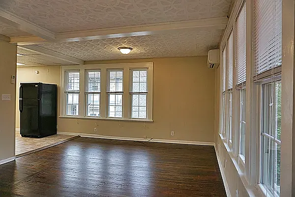 40 Gertrude Pl #13 — Photo 2