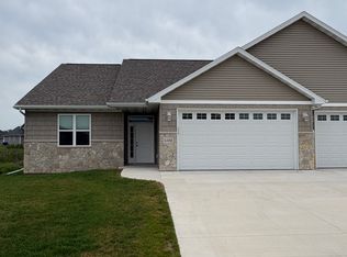 3303 Ridgecrest Ln, Kaukauna, WI 54130