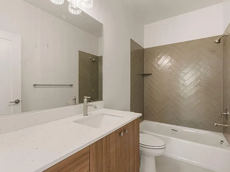 2433 Patricia Dr — Photo 29