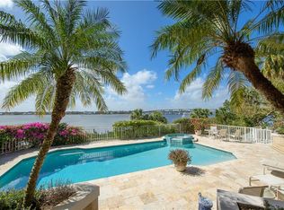 6 Saint Lucie Ct, Sewalls Pt, FL 34996