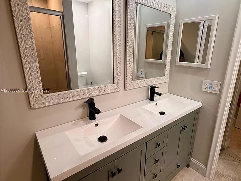 3064 S Oakland Forest Dr #1001 — Photo 14