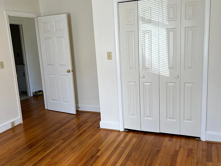 2023 Hickory Grove Rd #2023 — Photo 9
