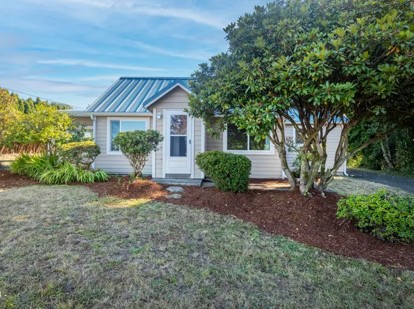 2433 E Alsea Hwy, Waldport, OR 97394