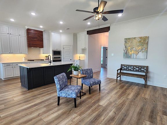 3rd image of 39561 Hernando De Soto Dr